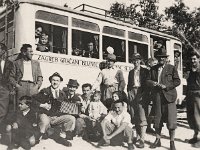 Sljeme. Gračani. Autobus Zagreb - Gračani - Bliznec - Brestovac - Sljeme, negdje na putu prema Sljemenu, oko 1935. godine